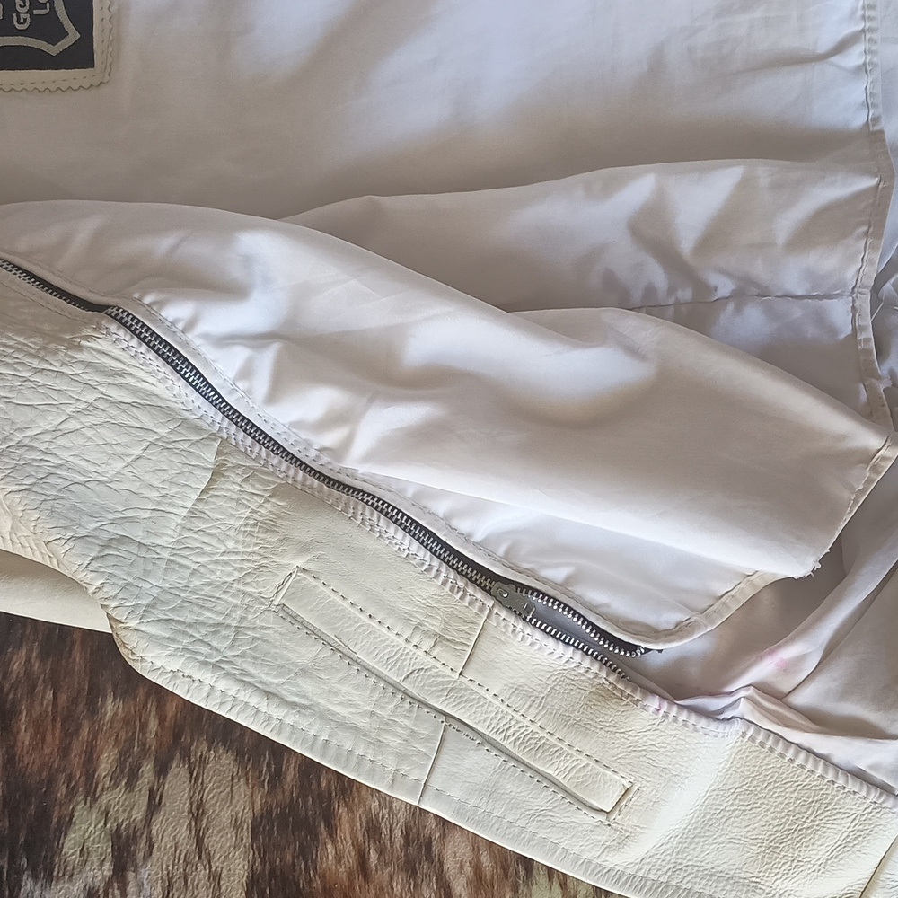 Women's Vintage Leather Jacket - Picture 5 of 5